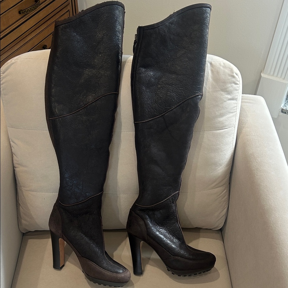 Ugg collection Elegant Brown Leather & shearling over the Knee-Boots 4 1/2” heel